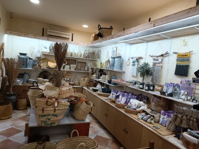 FONDS DE COMMERCE ET DROIT AU BAIL A VENDRE - AGAY - 52.04 m2 - 105500€ 