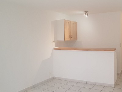 APPARTEMENT T1 A LOUER - MONTAUROUX - 25 m2 - 390€ charges comprises par mois