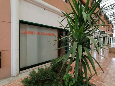 Local commercial, 98m A VENDRE - TOURRETTES - 106.62 m2 - 199000€ 