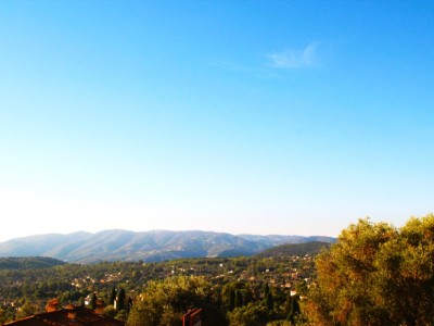 APPARTEMENT T2 A VENDRE - GRASSE - 30 m2 - 137000€