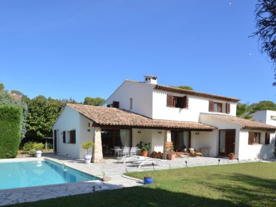 VILLA 5 PIECES A VENDRE - ST RAPHAEL BOULOURIS - LES PLAINES - 200 m2 - 1100000€