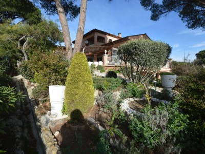 VILLA A VENDRE - FREJUS - 140 m2 - 830000€