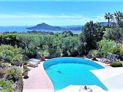 villa A VENDRE - ST RAPHAEL - 175 m2 - 1750000€