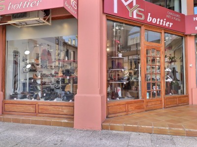 Fonds de commerce et droit au bail A VENDRE - ST RAPHAEL - 58.68 m2 - 225000€ 