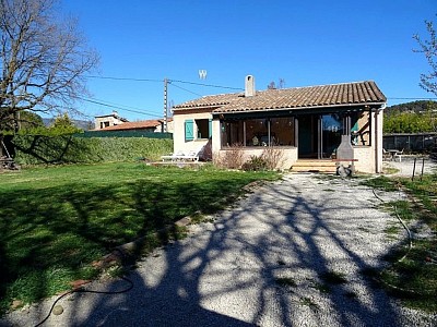 VILLA PLAIN PIED - TOURRETTES - 82 m2 - VENDU