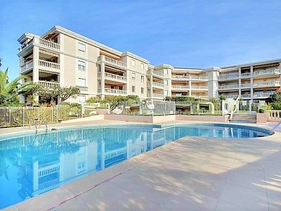 APPARTEMENT T2 A VENDRE - ST RAPHAEL - 44 m2 - 273000€