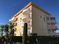 STUDIO A LOUER - ST RAPHAEL - 30 m2 - 500 &euro; charges comprises par mois